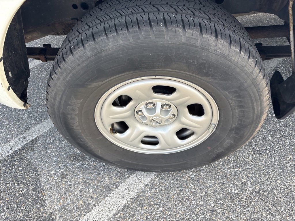 2017 Nissan Frontier SV photo 3