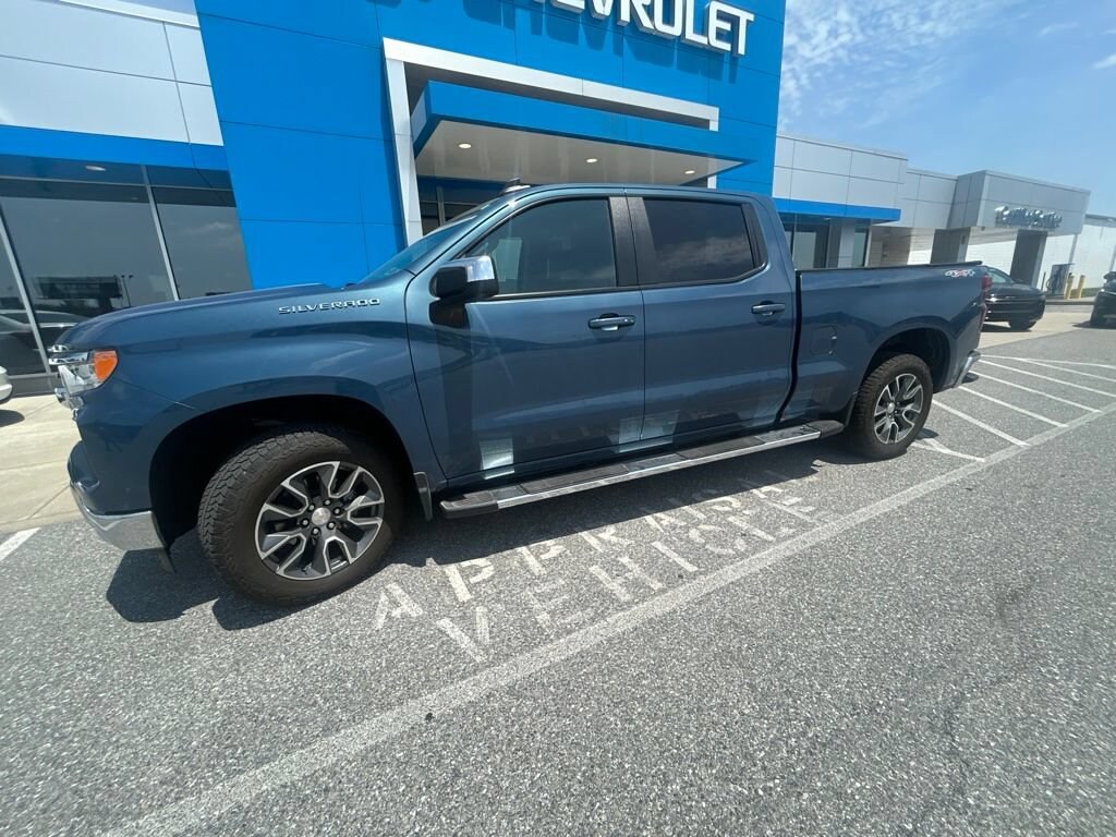 Used 2024 Chevrolet Silverado 1500 LT w/1LT Truck Crew Cab