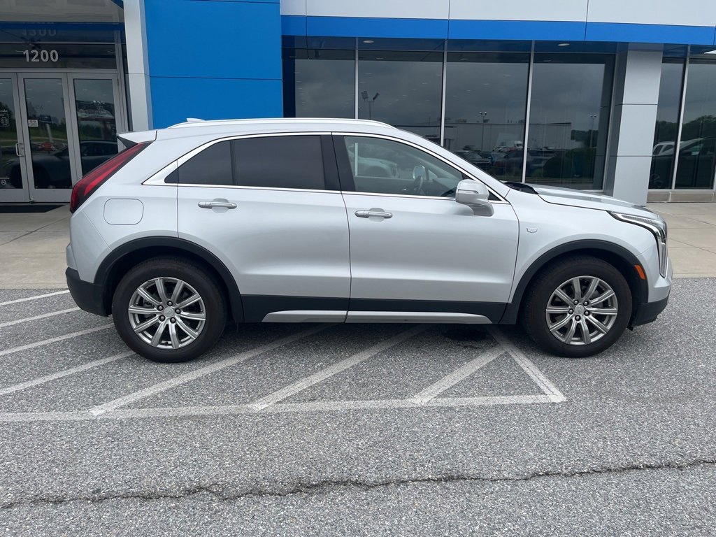 2021 Cadillac XT4 Premium Luxury photo 3