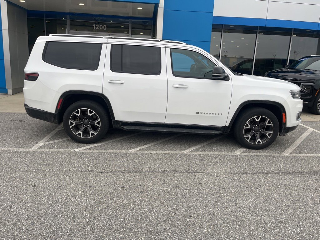 2023 Jeep Wagoneer Series III's photo