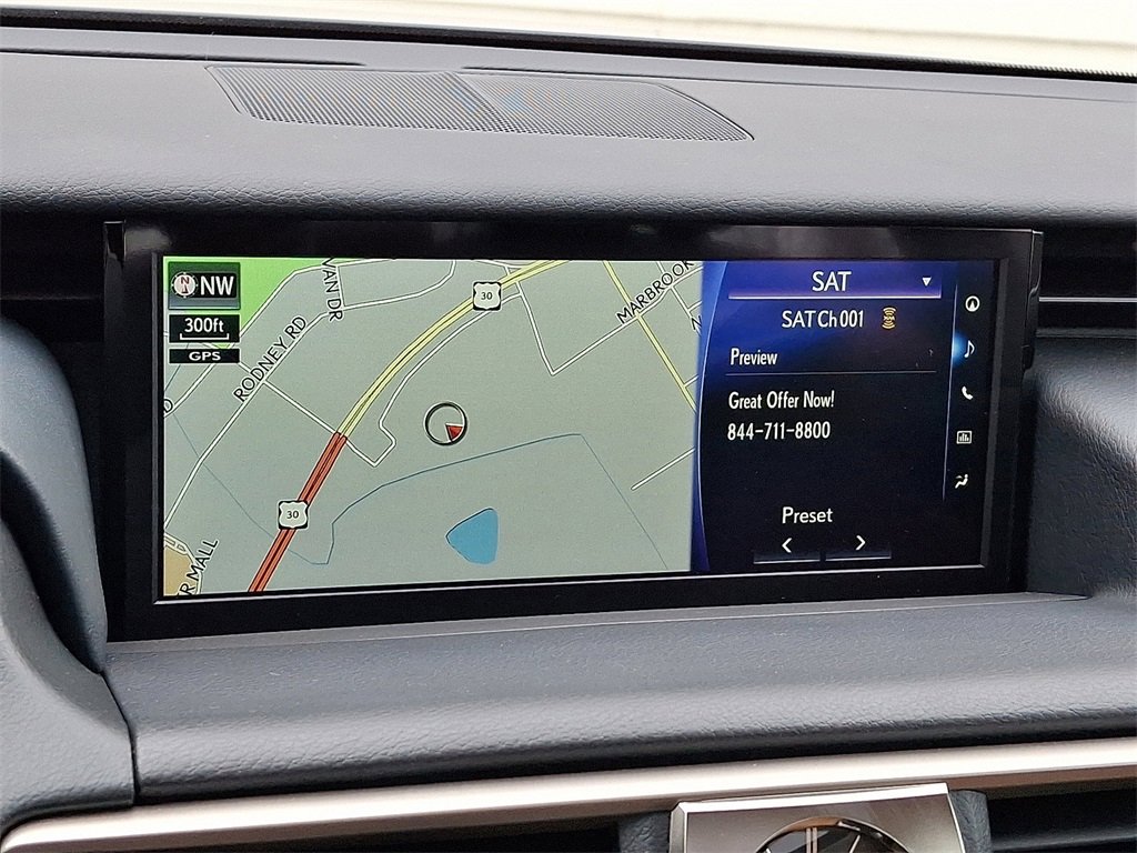 2018 Lexus IS 300 photo 3