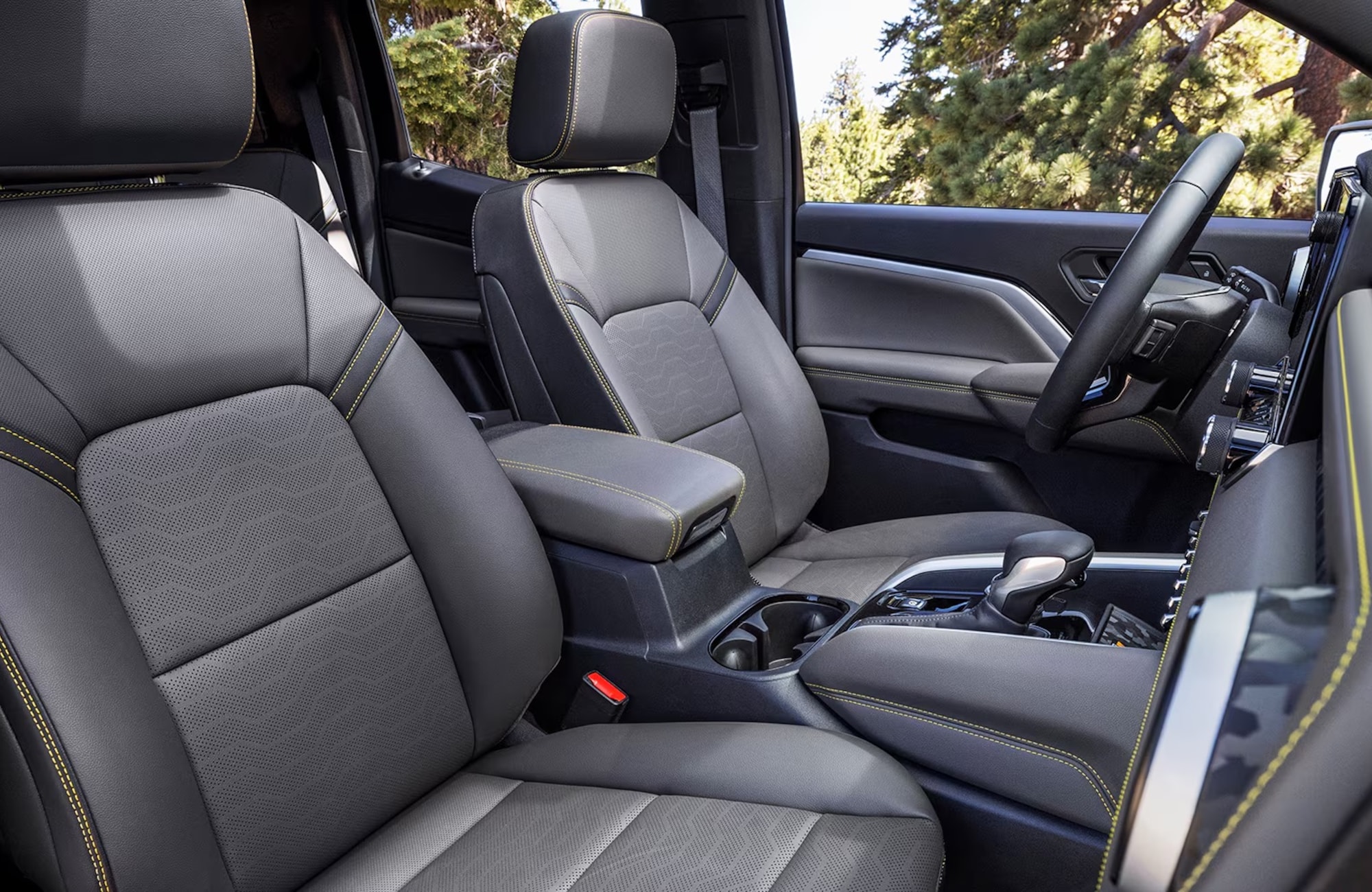2025 Chevy Colorado Exterior and Interior