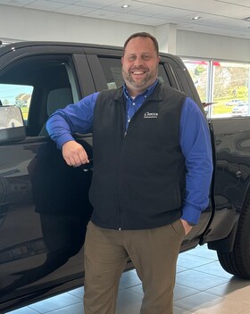 Staff member JOHN SCHMIDT from ID_7fcac51e5127