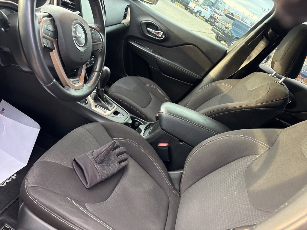 2015 Jeep Cherokee Latitude photo 4