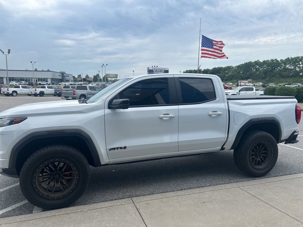 2024 GMC Canyon 4WD AT4 Crew Cab Short Box's photo