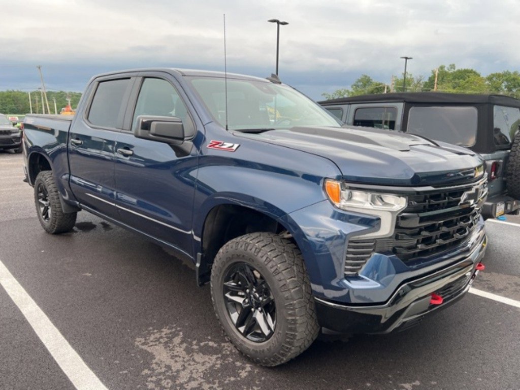 2023 Chevrolet Silverado 1500 LT Trail Boss photo 2