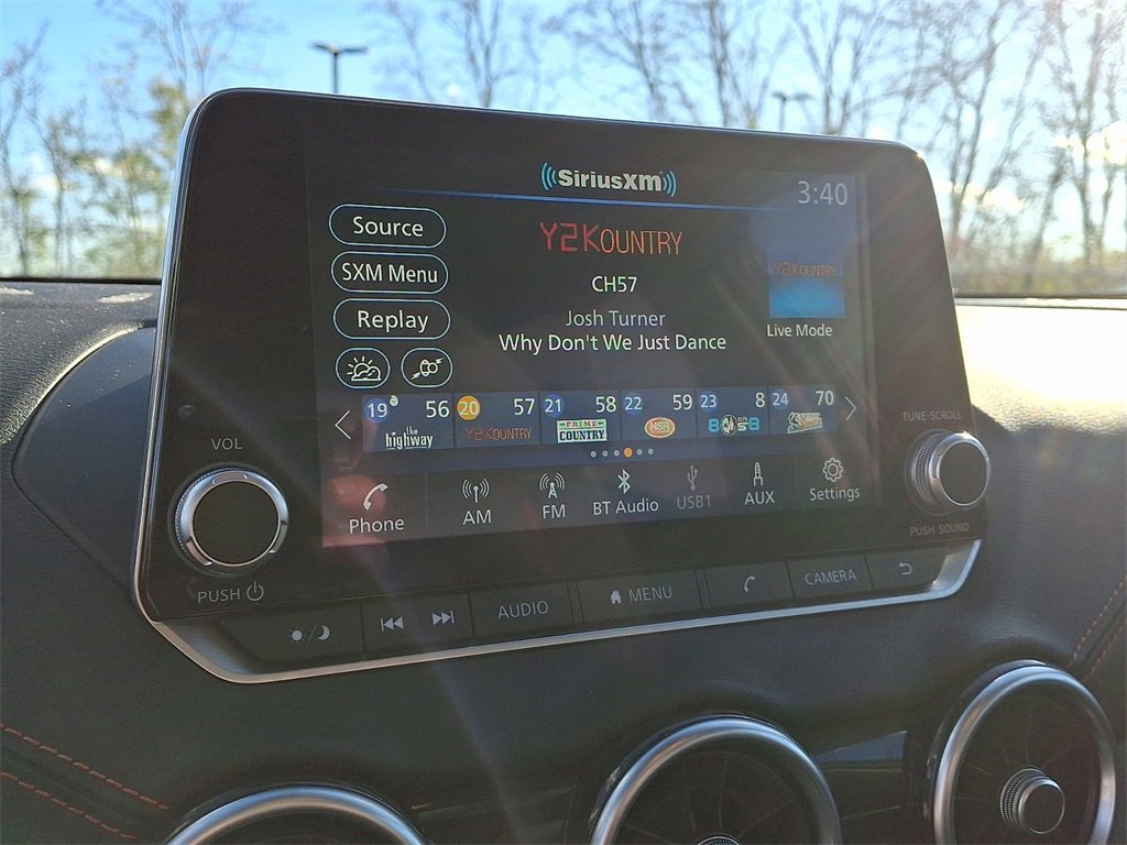 2022 Nissan Sentra SR photo 3