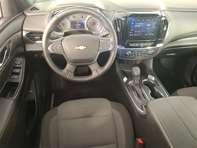 2023 Chevrolet Traverse Cloth photo 2