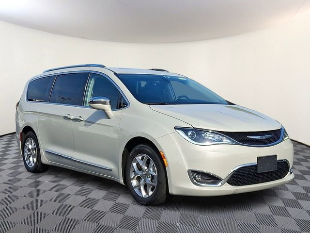 2017 Chrysler Pacifica Van 