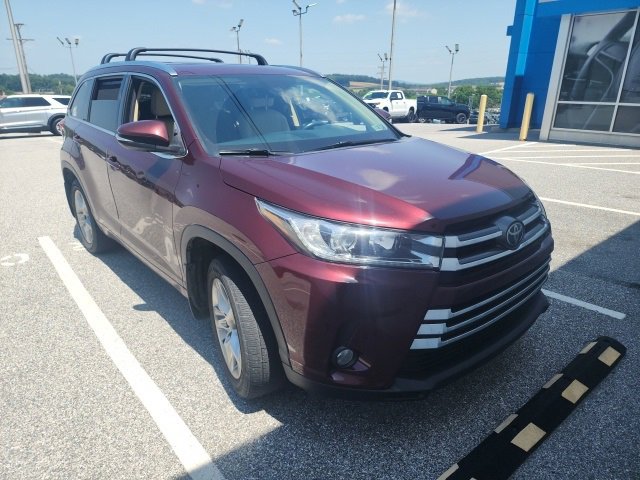 2017 Toyota Highlander Limited photo 2
