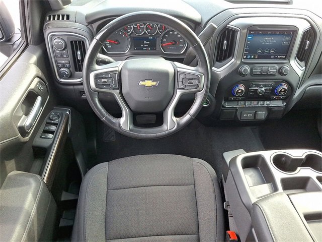 2022 Chevrolet Silverado 1500 LT photo 2