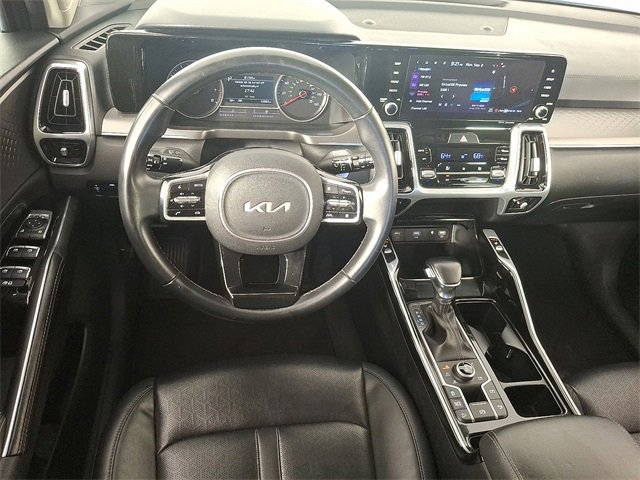 2022 Kia Sorento SX photo 2