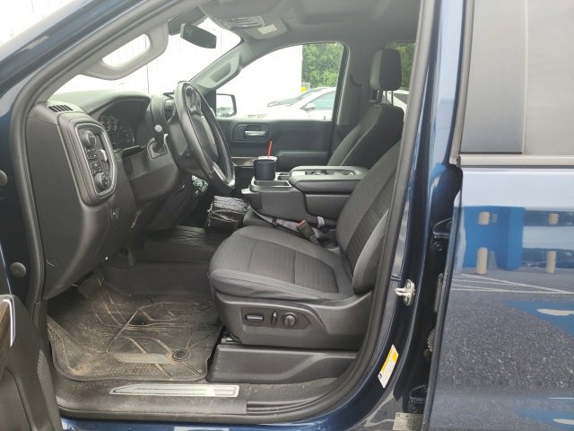 2021 Chevrolet Silverado 1500 LT photo 2