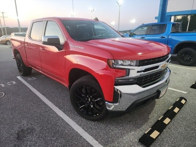 2021 Chevrolet Silverado 1500 LT photo 2