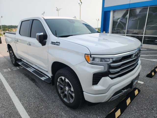 2024 Chevrolet Silverado 1500 High Country photo 2