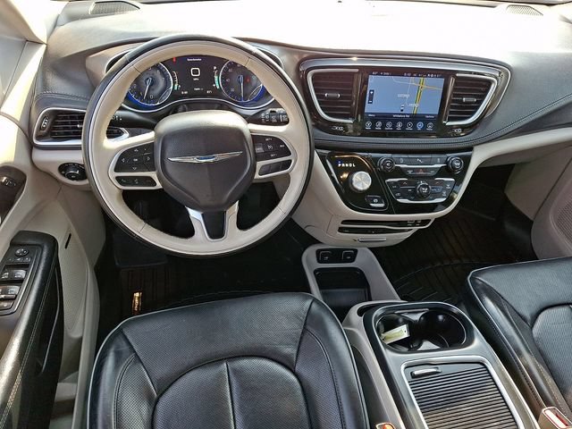 Used 2017 Chrysler Pacifica Limited with VIN 2C4RC1GGXHR710872 for sale in Red Lion, PA