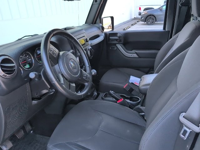 2018 Jeep Wrangler Willys Wheeler W photo 3