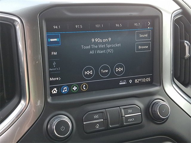 2022 Chevrolet Silverado 1500 LT photo 3