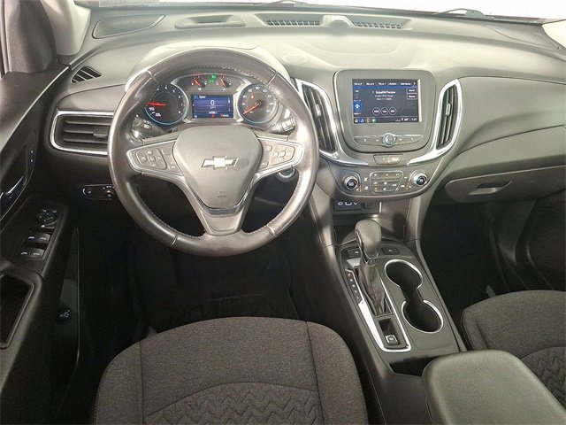 2022 Chevrolet Equinox LT photo 2