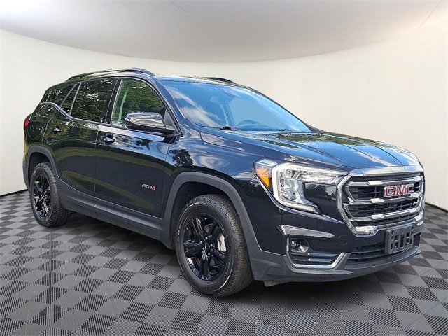 2023 GMC Terrain AT4's photo