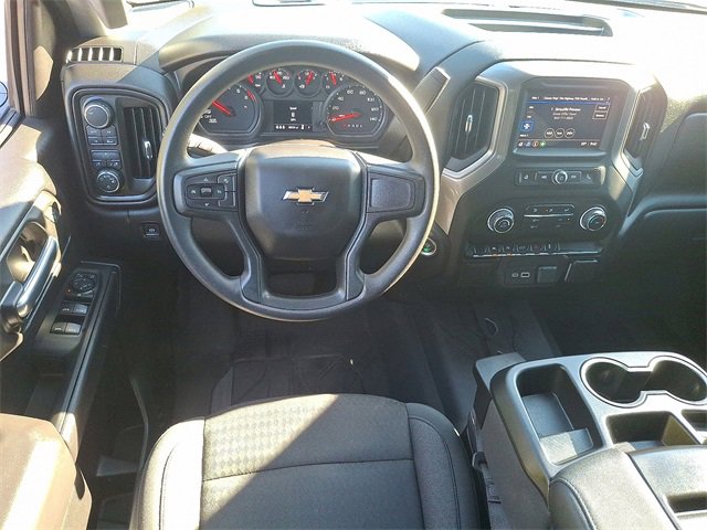 2024 Chevrolet Silverado 1500 Custom photo 2