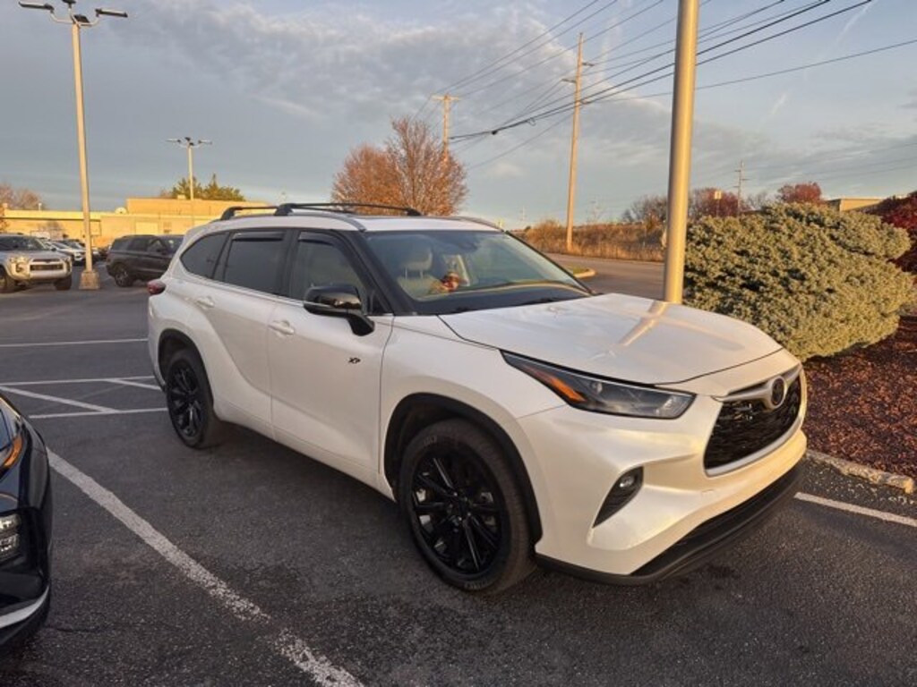 Used 2022 Toyota Highlander XLE SUV