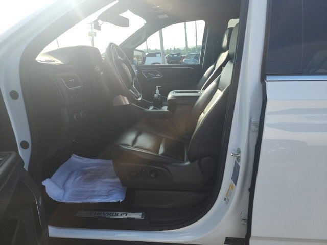 2021 Chevrolet Tahoe LT photo 3