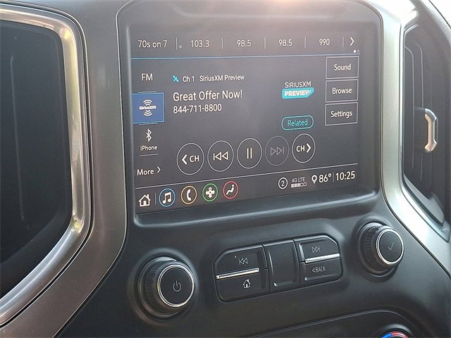 2020 Chevrolet Silverado 1500 LT photo 3