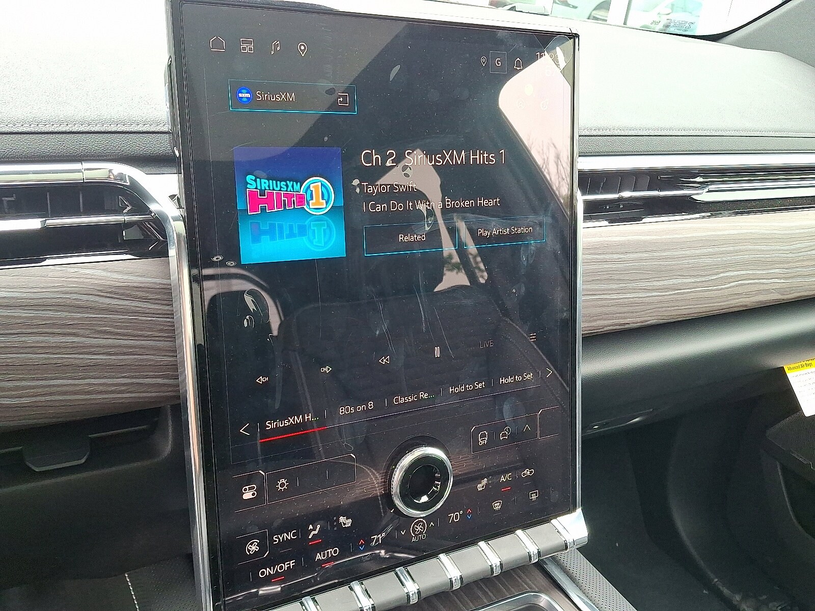 2025 Gmc Sierra EV Denali photo 3