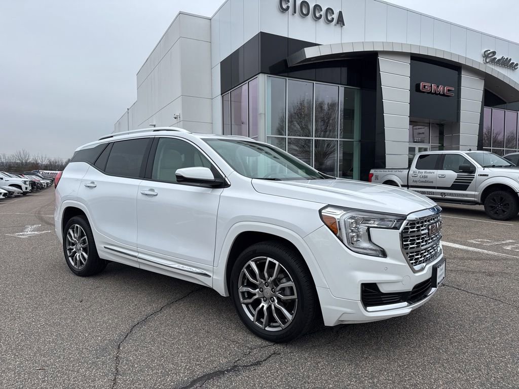 2022 Gmc Terrain Denali photo 2