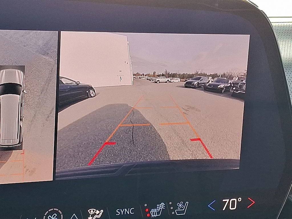 2025 Chevrolet Suburban Premier photo 3