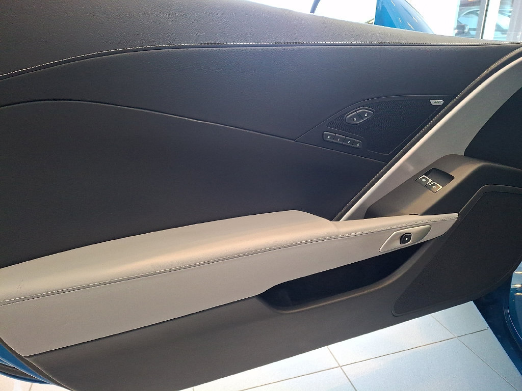 2015 Chevrolet Corvette Z51 - Photo 12