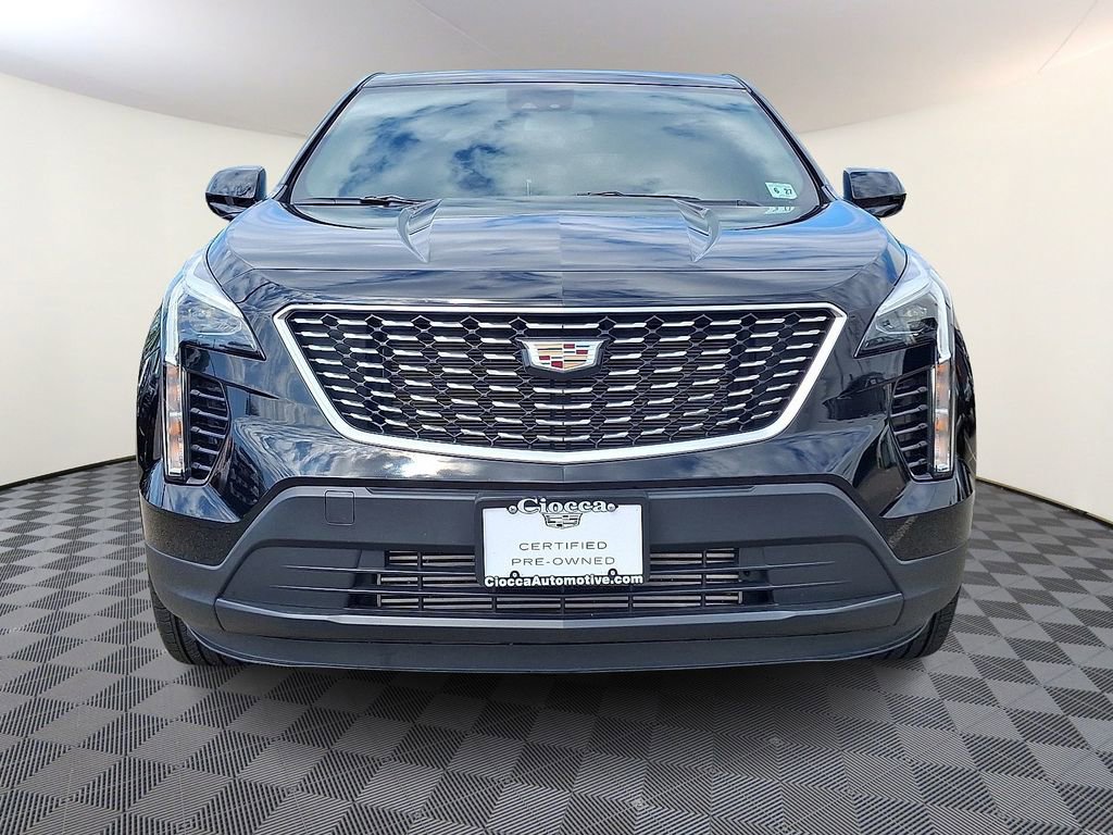 2022 Cadillac XT4 Luxury photo 2