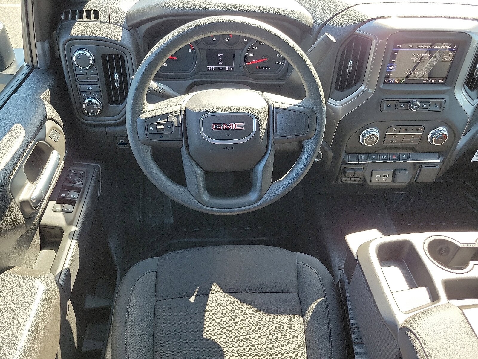 2024 Gmc Sierra 2500 HD Pro photo 2