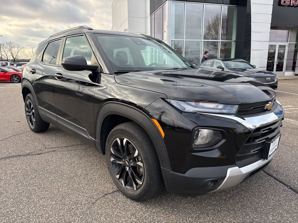 2023 Chevrolet Trailblazer LT photo 2