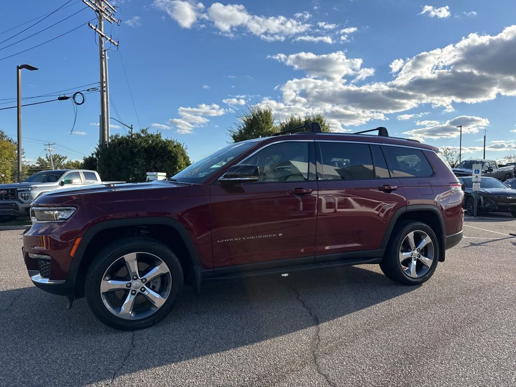 2022 Jeep Grand Cherokee Limited photo 2