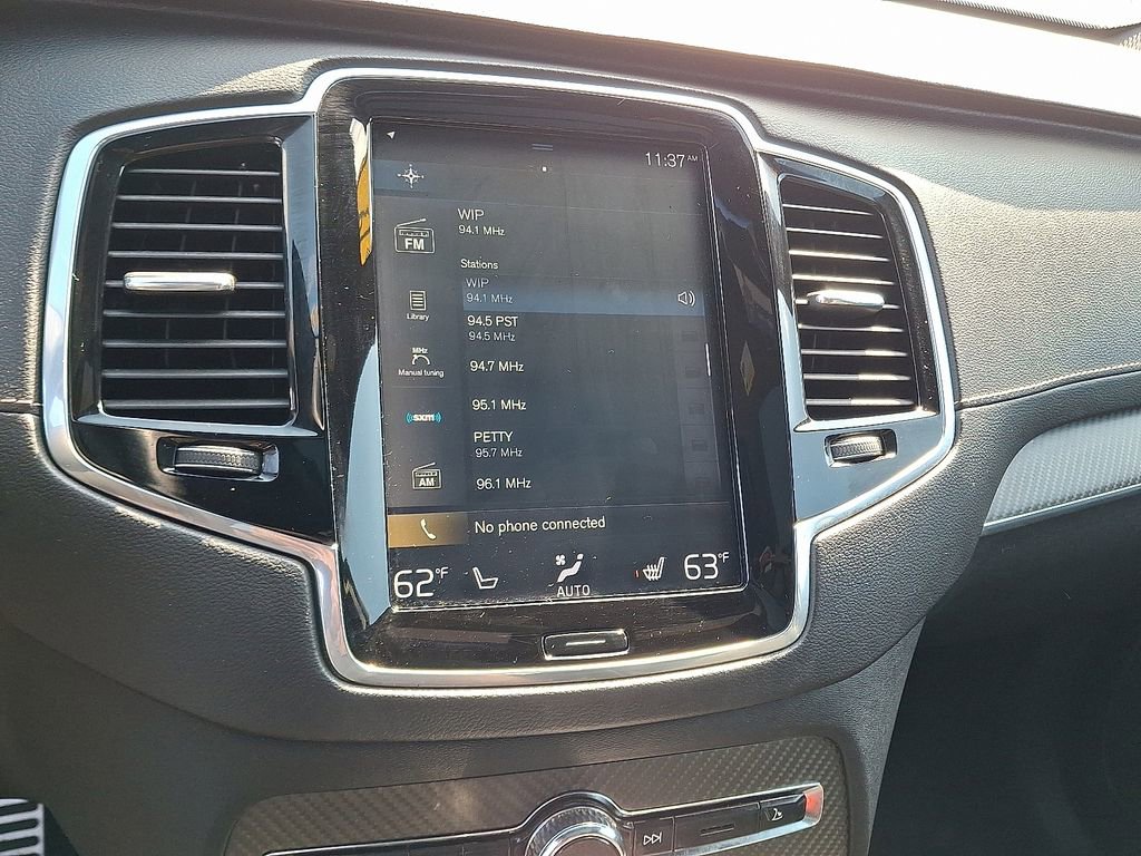 2019 Volvo XC90 R-Design photo 3