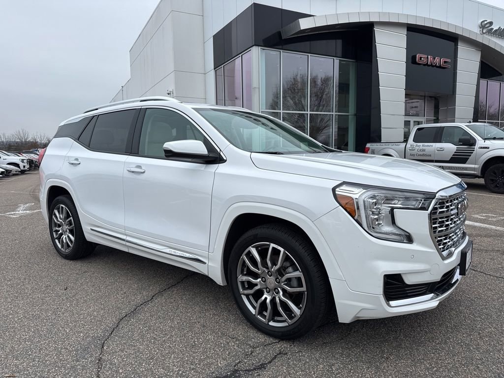 2022 GMC Terrain Denali's photo