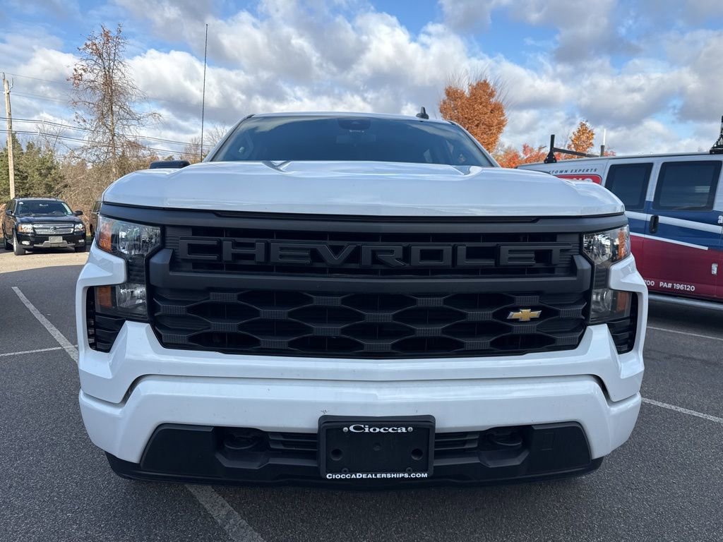 2023 Chevrolet Silverado 1500 Custom photo 3