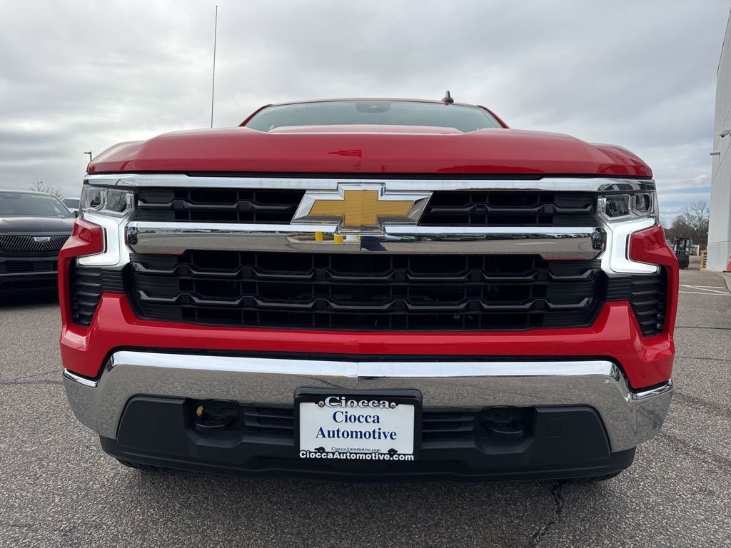 2022 Chevrolet Silverado 1500 LT photo 4