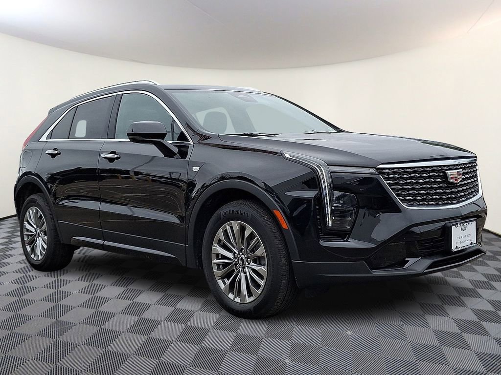 2024 Cadillac XT4 Premium Luxury photo 3