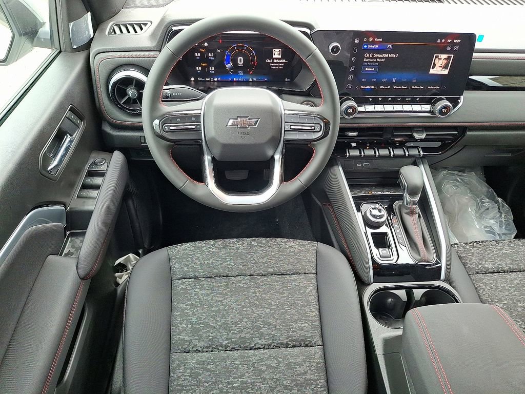 2025 Chevrolet Colorado Z71 photo 2