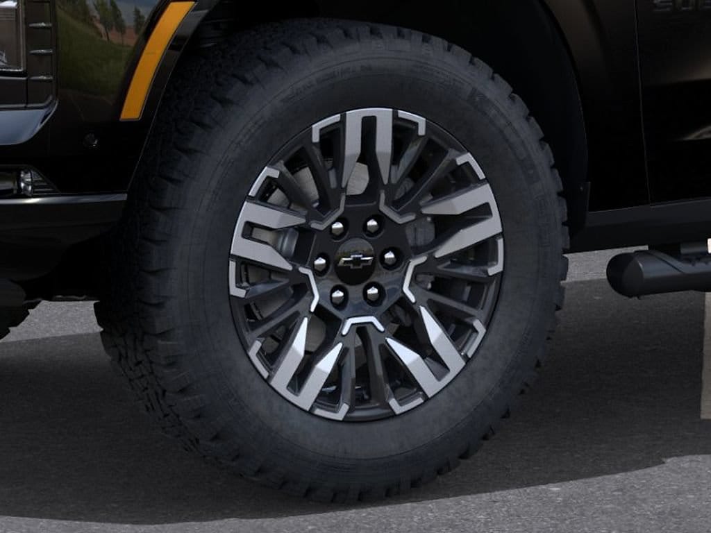 2026 Chevrolet Suburban Z71 - Photo 9