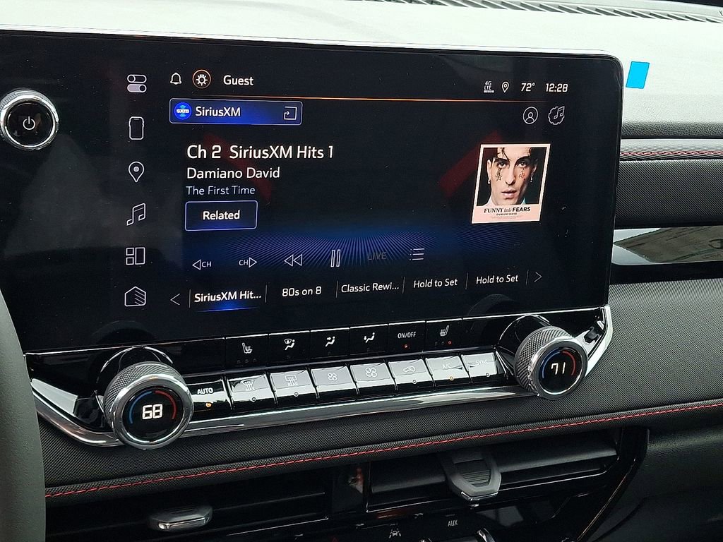 2025 Chevrolet Colorado Z71 photo 3