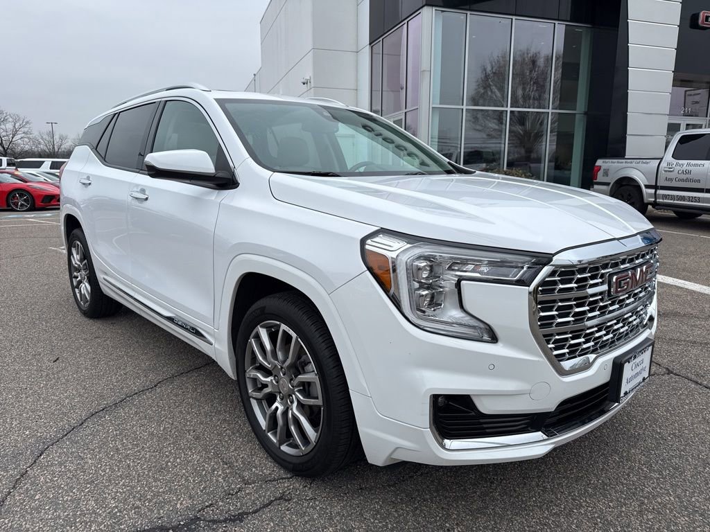 2022 Gmc Terrain Denali photo 3
