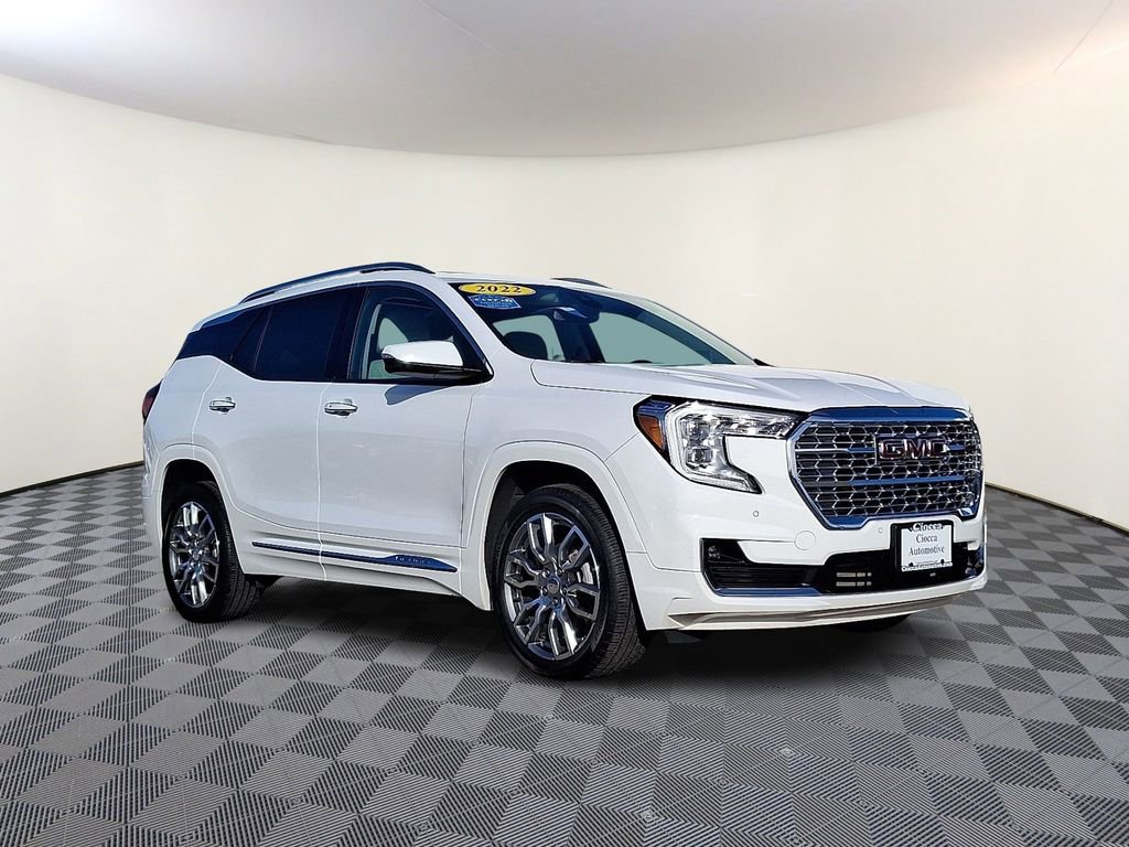 2022 GMC Terrain Denali's photo