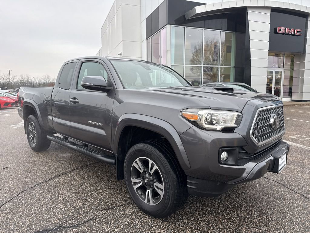 2019 Toyota Tacoma TRD Sport SR5 photo 2