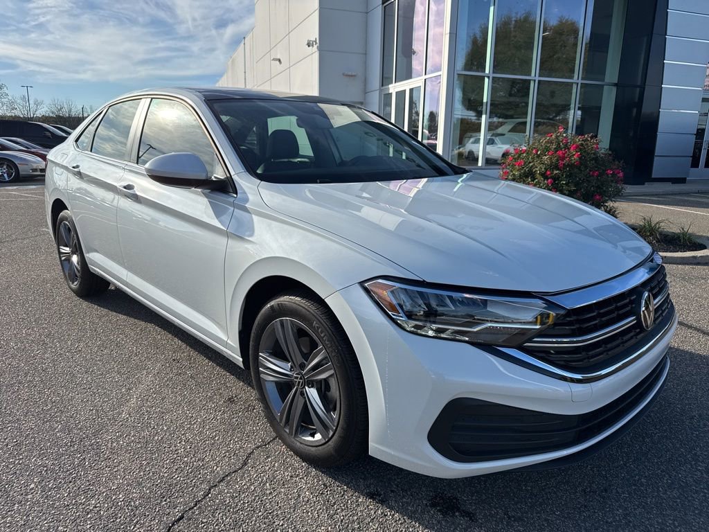 2023 Volkswagen Jetta SE photo 2