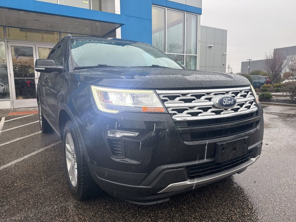 2019 Ford Explorer XLT photo 2