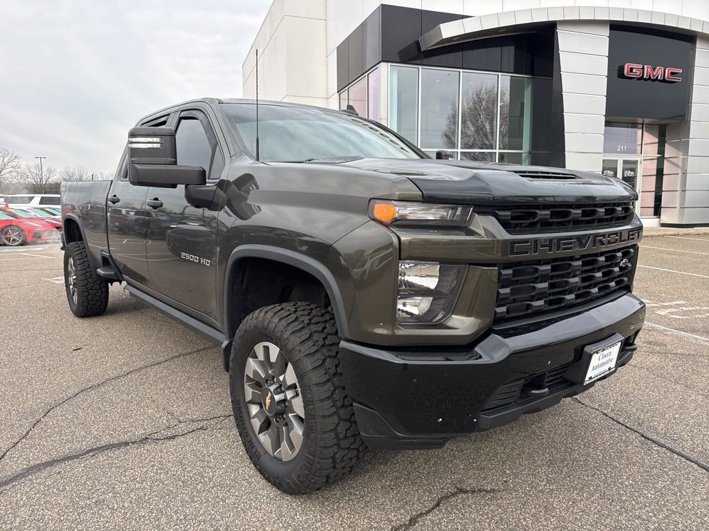 2022 Chevrolet Silverado 2500HD Custom photo 2